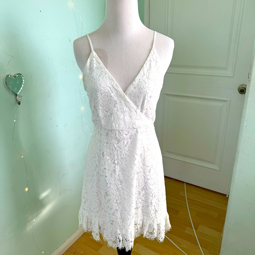 Le clair de lune White Lace Dress